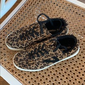 Leopard Print Tretorn Nylite 2 Size 7